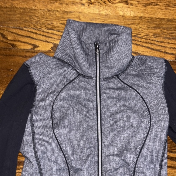Lululemon Nice Asana herringbone Gray and Black Zip-Up Jacket size 2-4 - Picture 7 of 10